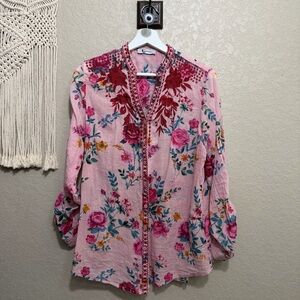 Moon drops women’s sz L embroidered button down Floral Pink roll up sleeve